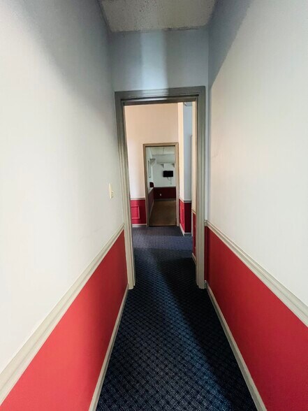 More Photos Of 575 Colonial Park Dr, Roswell Medical For Lease