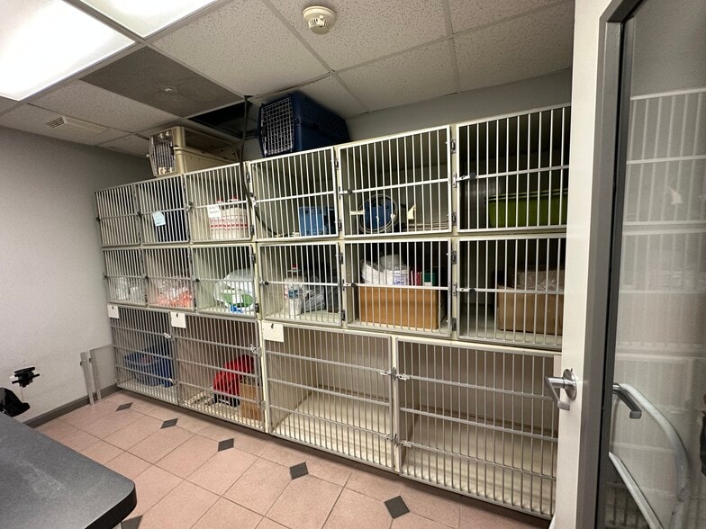 More Photos Of 7189 Lee Hwy, Falls Church General Retail For Sale