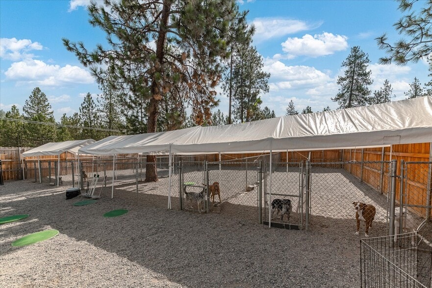 More Photos Of 6297 Sundown Dr, Nine Mile Falls Specialty For Sale