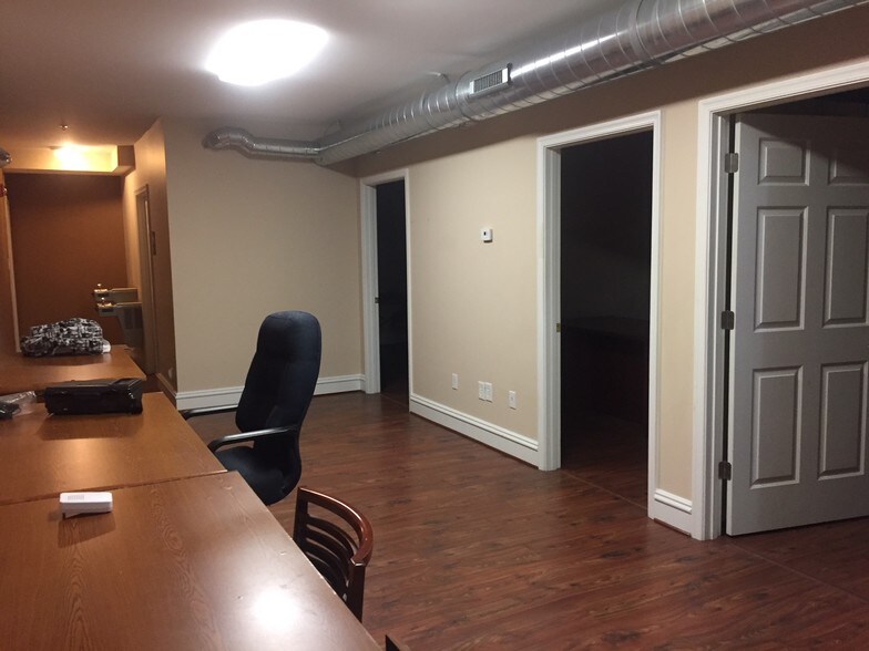 Primary Photo Of 16 S Dooley Ave, Richmond Apartments For Lease