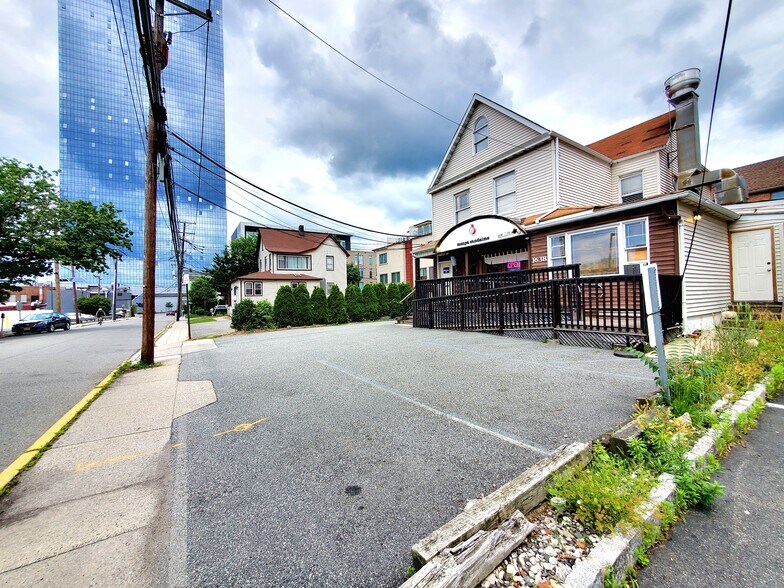 More Photos Of 1638 Parker Ave, Fort Lee Storefront Retail Office For Lease