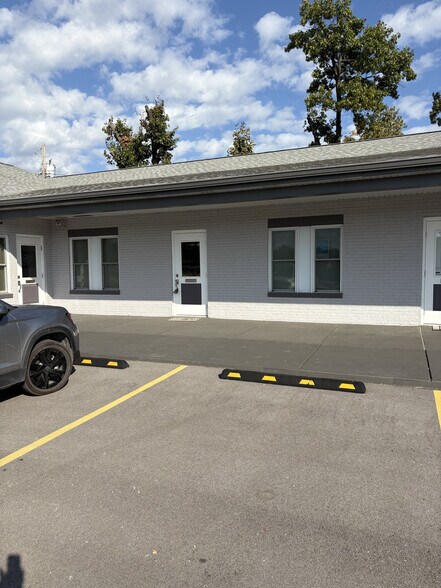 More Photos Of 1049-1085 E Terra Ln, O'Fallon Office For Lease