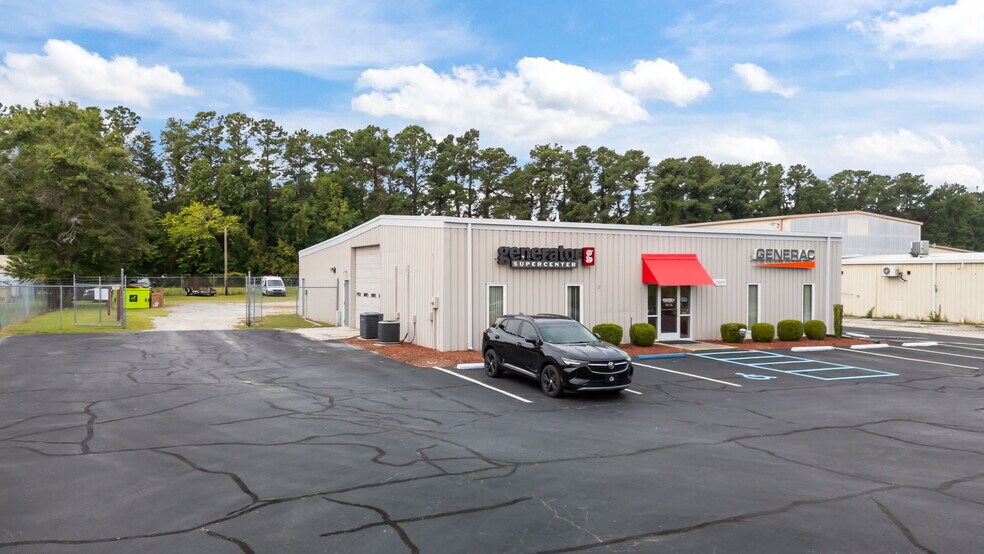 More Photos Of 2911 Brunswick Ave, New Bern Sports And Entertainment For Sale