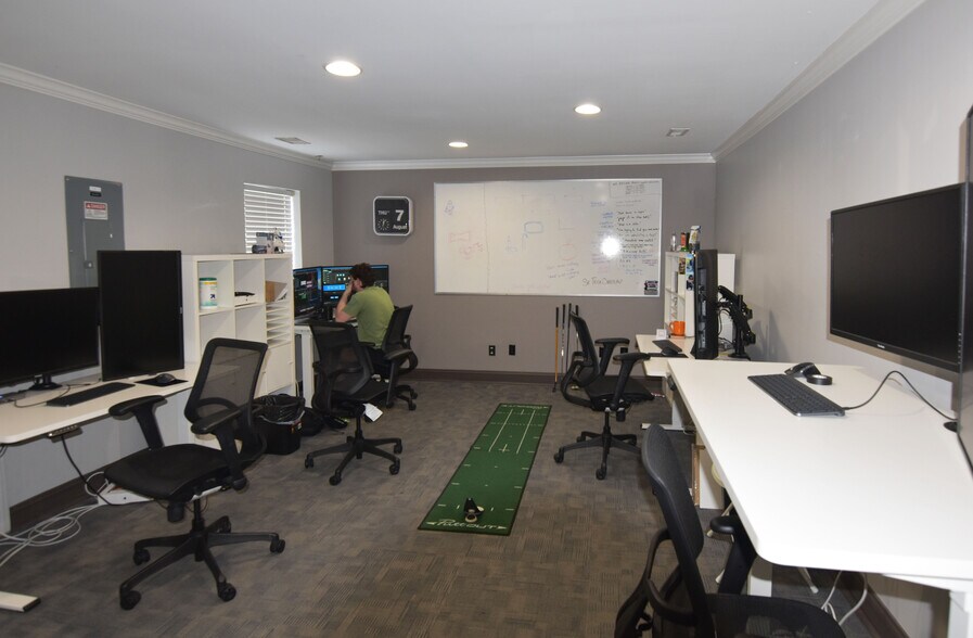 More Photos Of 2702 Greystone Rd, Nashville Office For Lease