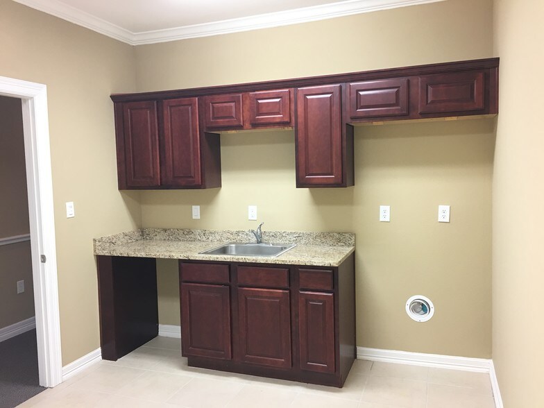 More Photos Of 4502 Riverstone Blvd, Missouri City Office For Lease