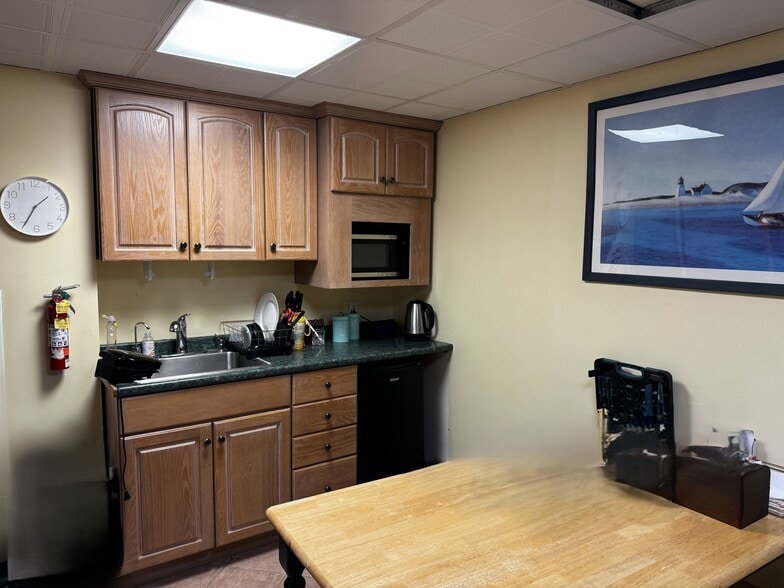 More Photos Of 653-659 Old Country Rd, Westbury Unknown For Lease