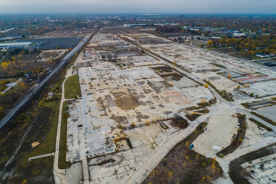 More Photos Of 2201 Industrial Ave, Flint Land For Sale