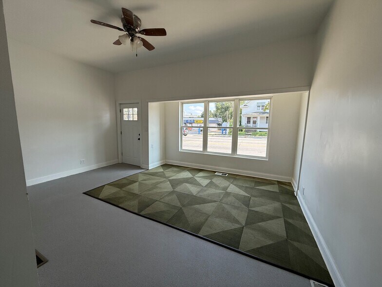 More Photos Of 100-102 N Ohio St, Aurora Storefront Retail Residential For Sale