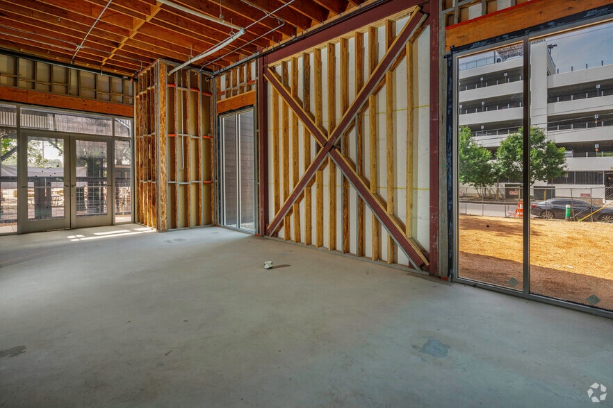 More Photos Of 415 E Cevallos St, San Antonio Restaurant For Lease