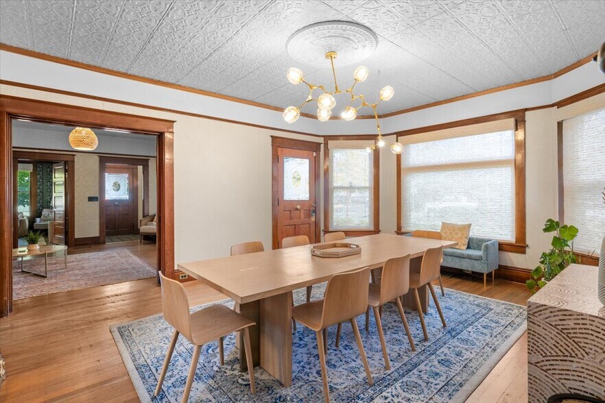 More Photos Of 139 SW I St, Grants Pass Specialty For Sale