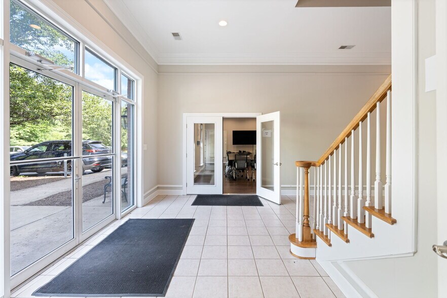 More Photos Of 3240 Office Pointe Pl, Louisville Coworking Space