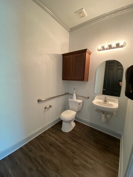 More Photos Of 11123 McCracken Cir, Cypress Office For Sale