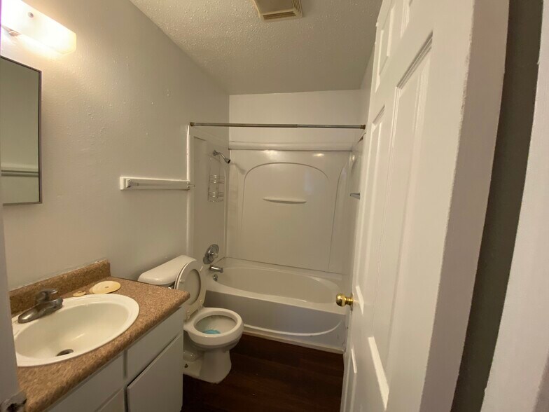 More Photos Of 500 S Leach Ave, Watonga Apartments For Sale