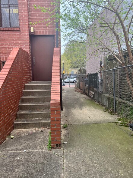 More Photos Of 1546 5th St NW, Washington Specialty For Sale