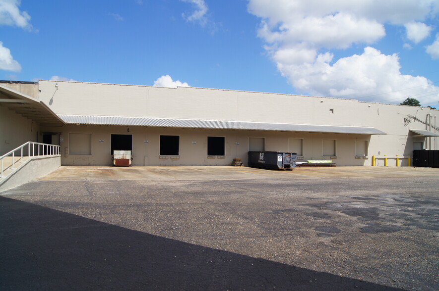 More Photos Of 2018 W Vernon Ave, Kinston Warehouse For Lease