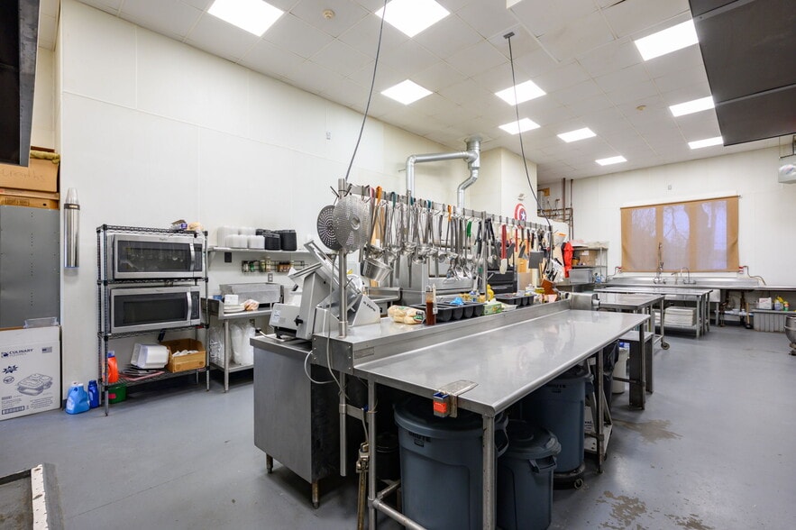 More Photos Of 499 State Rd, Plymouth Restaurant For Sale