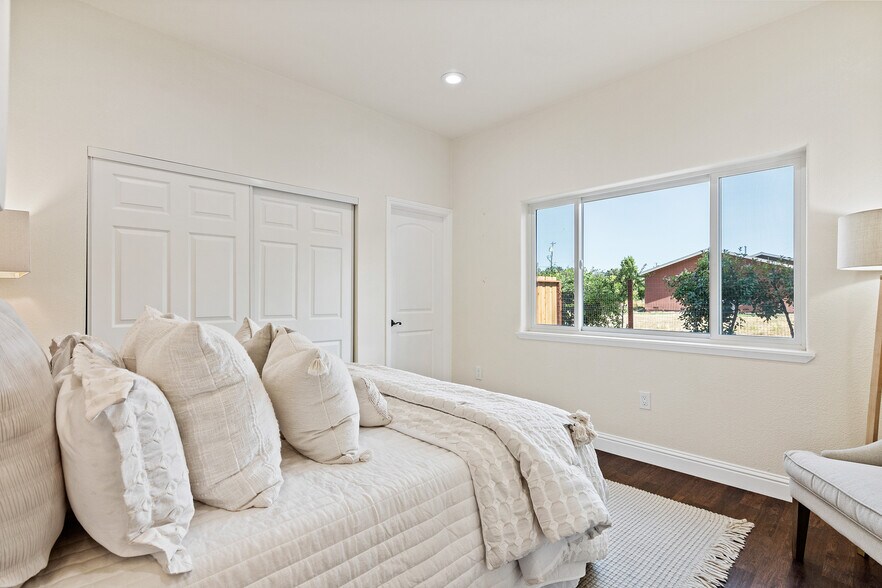 More Photos Of 1006 Court Ln, Concord Apartments For Sale