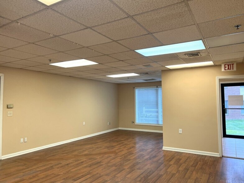 More Photos Of 750 Straits Tpke, Middlebury Unknown For Lease