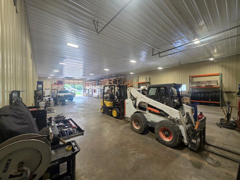 More Photos Of 100 Star Connection Dr, Wright City Warehouse For Sale