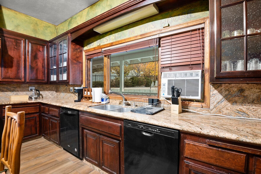 More Photos Of 790 California 2, Wrightwood Specialty For Sale