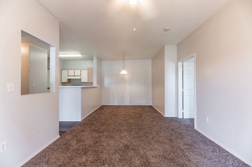 More Photos Of 300 Madison Ave, Childress Apartments For Sale