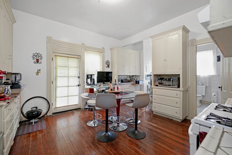 More Photos Of 742 B St, Hayward Restaurant For Sale