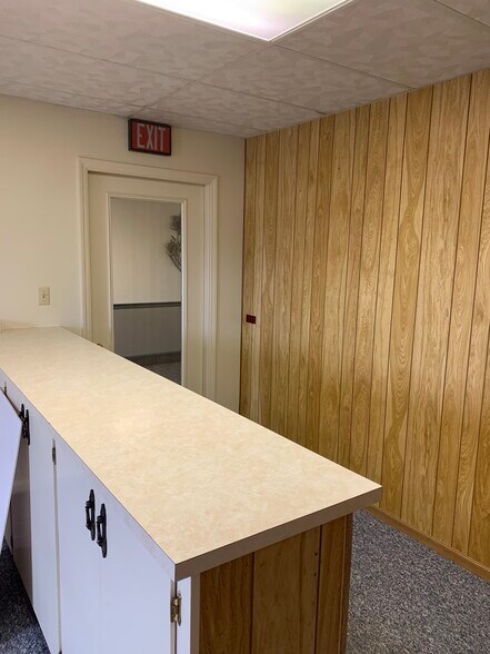 More Photos Of 817 Kilbourne St, Bellevue Medical For Lease