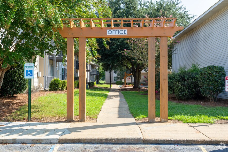More Photos Of 4700 Park Towne Way, Montgomery Apartments For Sale