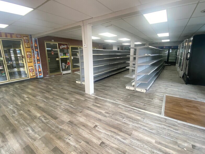 More Photos Of 233 Lexington Ave, Mansfield Convenience Store For Sale