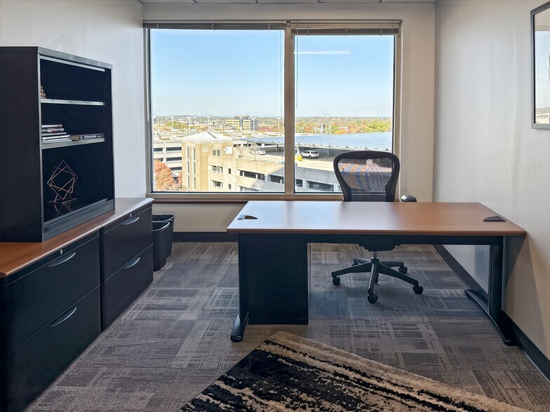 More Photos Of 11921 Freedom Dr, Reston Coworking Space