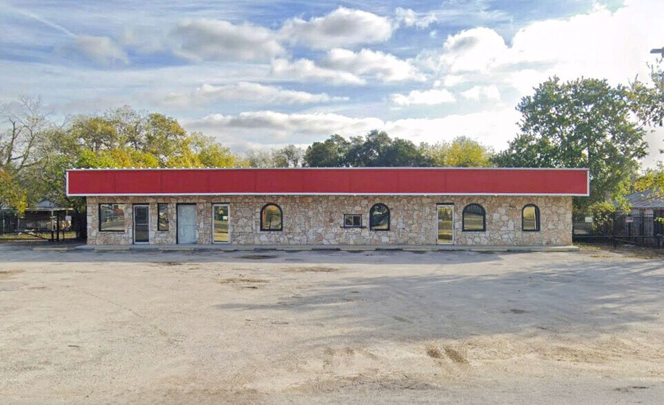 More Photos Of S 2162 S WW White Rd, San Antonio Restaurant For Sale