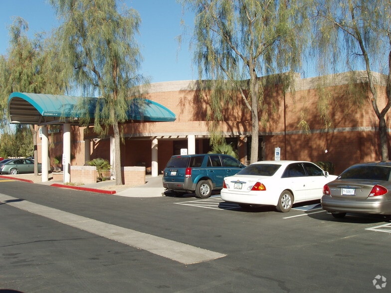 More Photos Of 1717 W Chandler Blvd, Chandler Medical For Lease