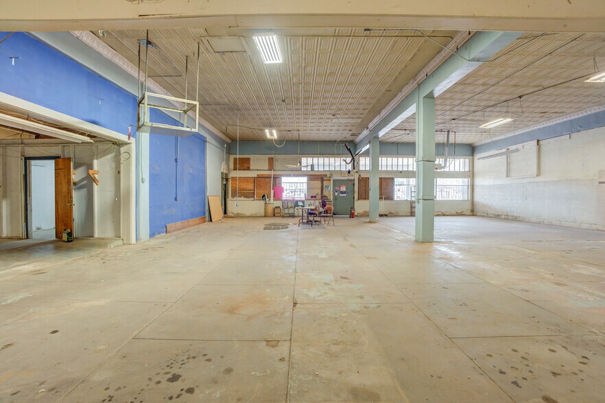 More Photos Of 1301 Buddy Holly Ave, Lubbock Warehouse For Lease