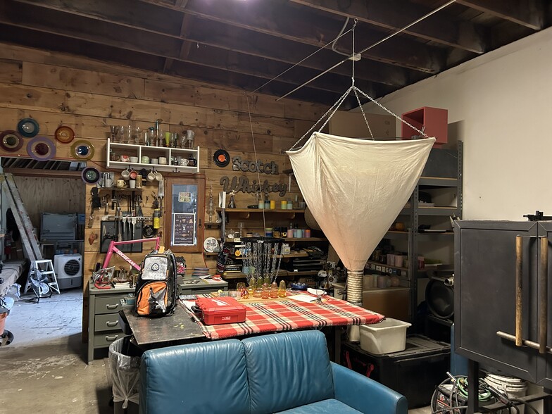 More Photos Of 1602 N Columbia Blvd, Portland Warehouse For Lease
