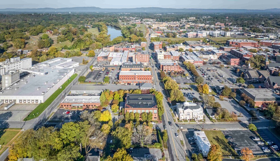 More Photos Of 210 E 2nd Ave, Rome Flex For Sale