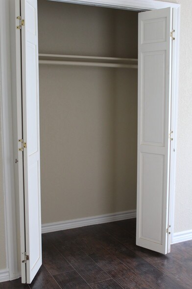 More Photos Of 5605 George Bush Dr, Katy Medical For Lease