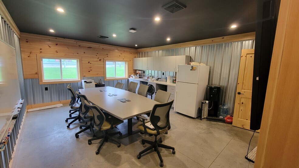 More Photos Of 2888 Oneida St, Sauquoit Office For Lease