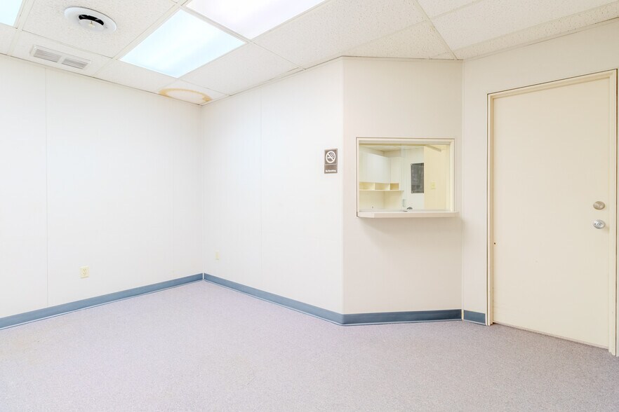 More Photos Of 346 Freeport Rd, New Kensington Medical For Lease