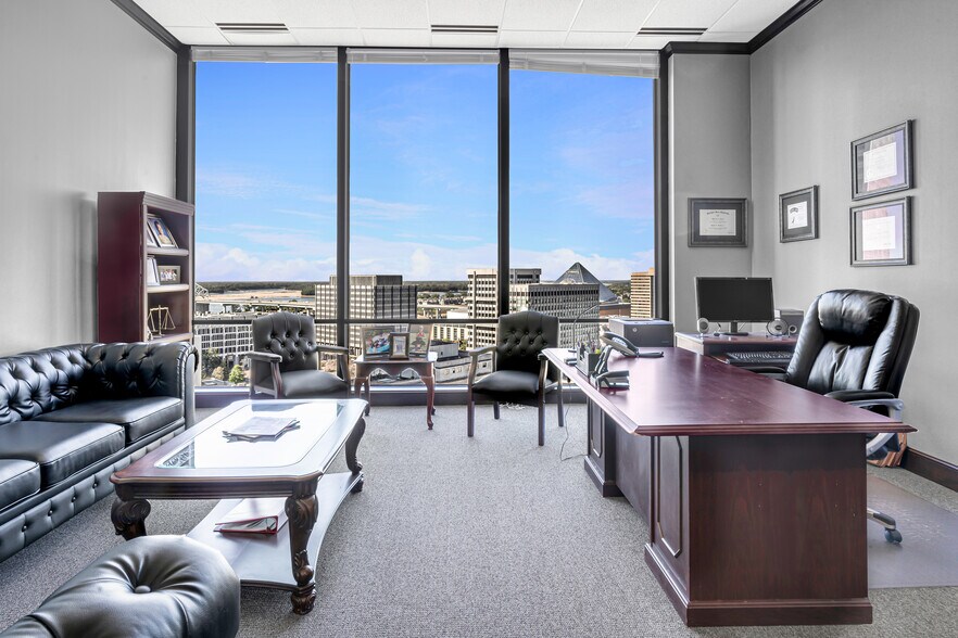 More Photos Of 200 Jefferson Ave, Memphis Office For Sale