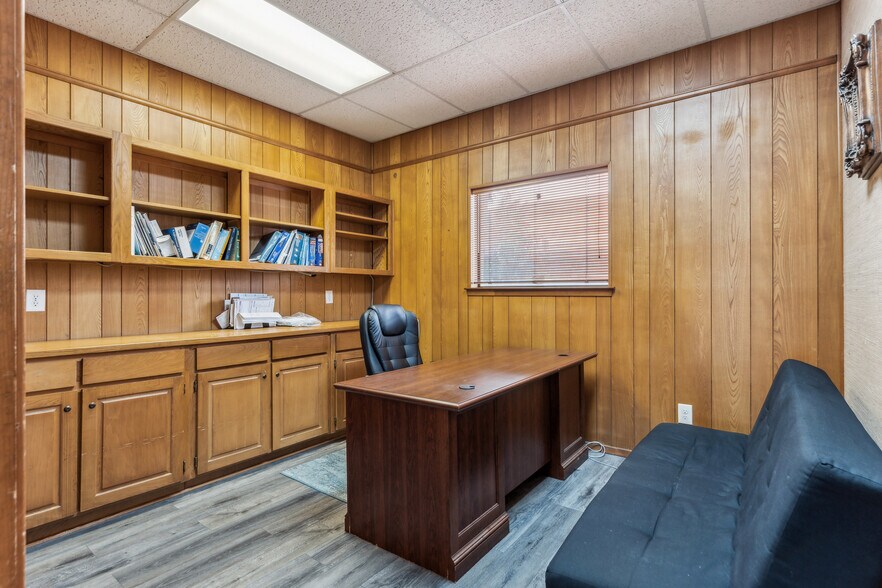 More Photos Of 912 Wright St, Arlington Medical For Sale