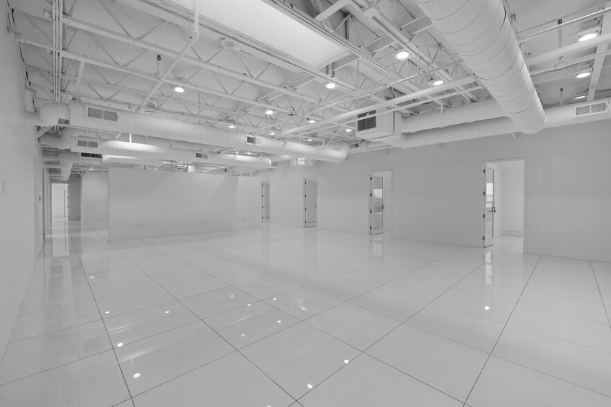 More Photos Of 2244 W Coast Hwy, Newport Beach Office For Lease