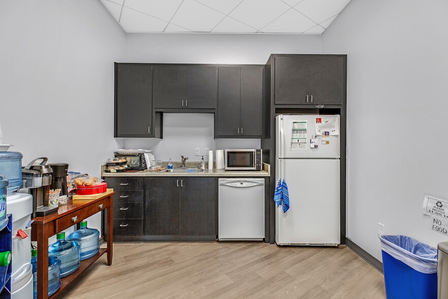 More Photos Of 41111 Mission Blvd, Fremont Office For Lease