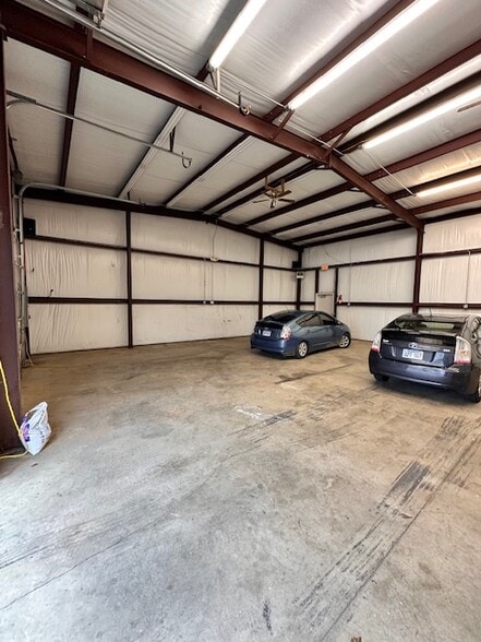 More Photos Of 1109 Darbytown Dr, Nashville Warehouse For Lease