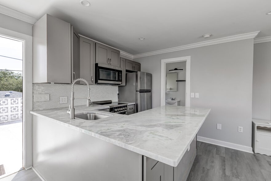 More Photos Of 404-408 Armada Rd S, Venice Apartments For Sale