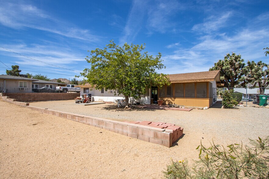 More Photos Of 7211 Joshua Ln, Yucca Valley Office Residential For Lease