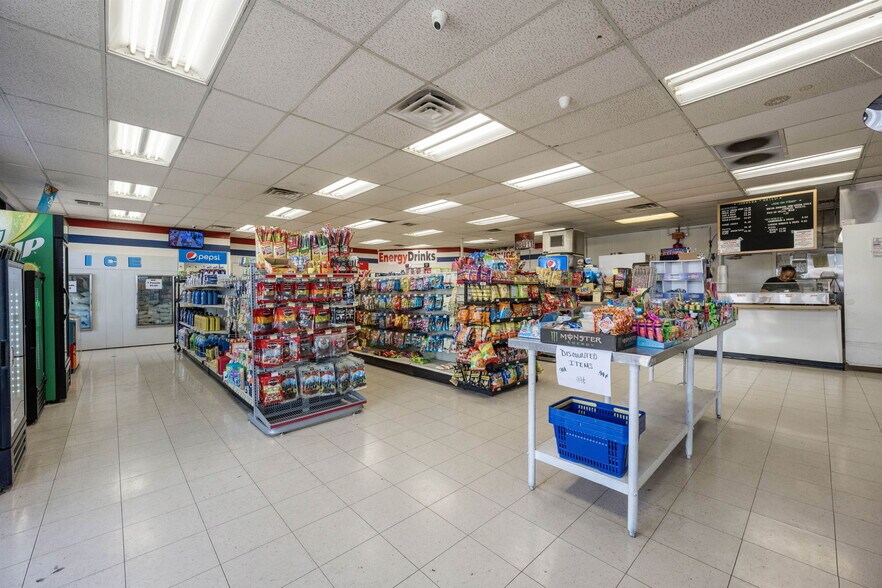 More Photos Of 5701 N Jornada Rd, Las Cruces Service Station For Sale