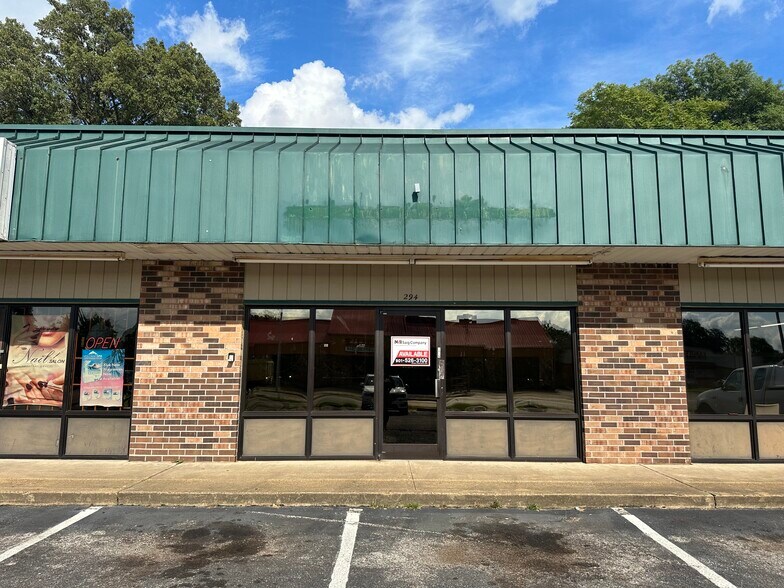 More Photos Of 288 - 308 N Cleveland St, Memphis Storefront For Lease