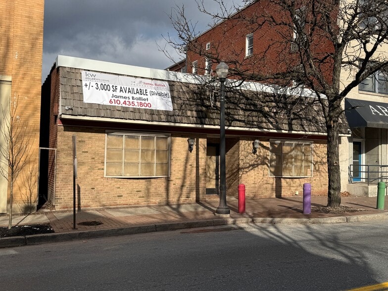 Primary Photo Of 115 W 4th St, Bethlehem Storefront For Lease