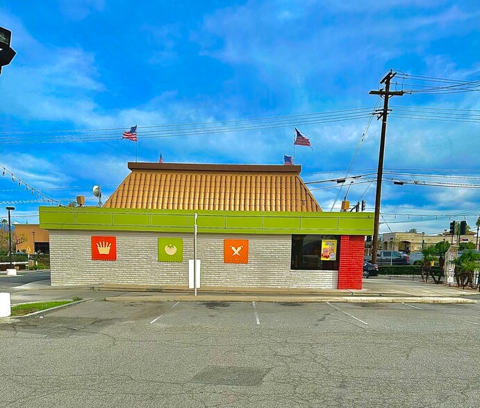 More Photos Of 18990 Van Buren Blvd, Riverside Restaurant For Sale