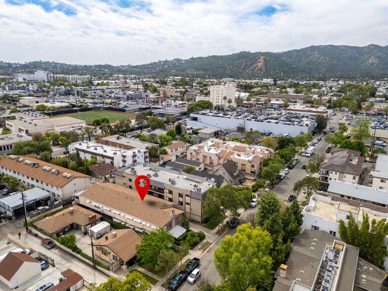 More Photos Of 300 E Garfield Ave, Glendale Apartments For Sale